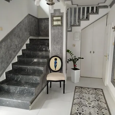 Mila Apartment *