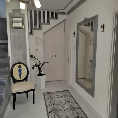 Apartment Mila *